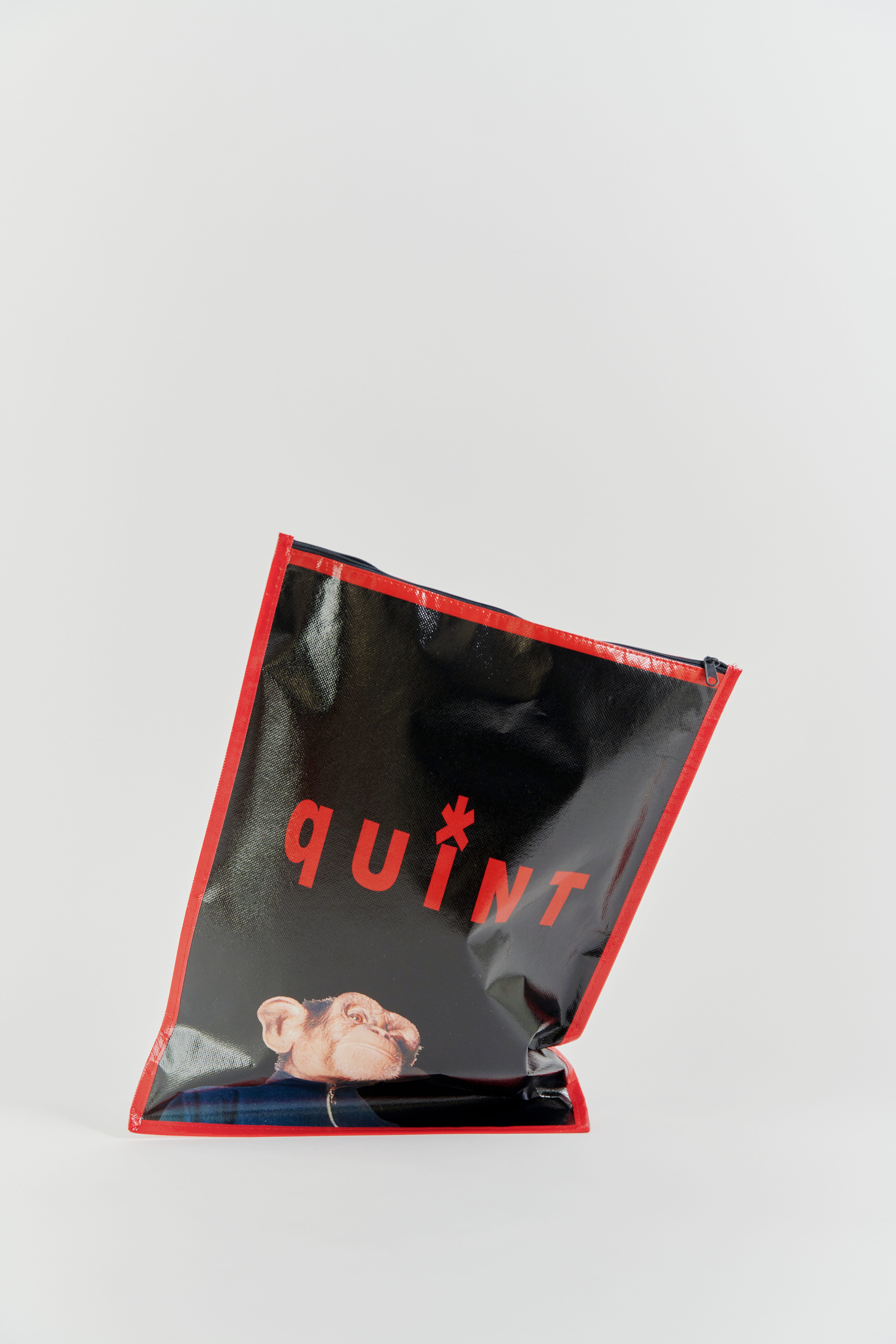 Quint gift envelope nonwoven with lamination